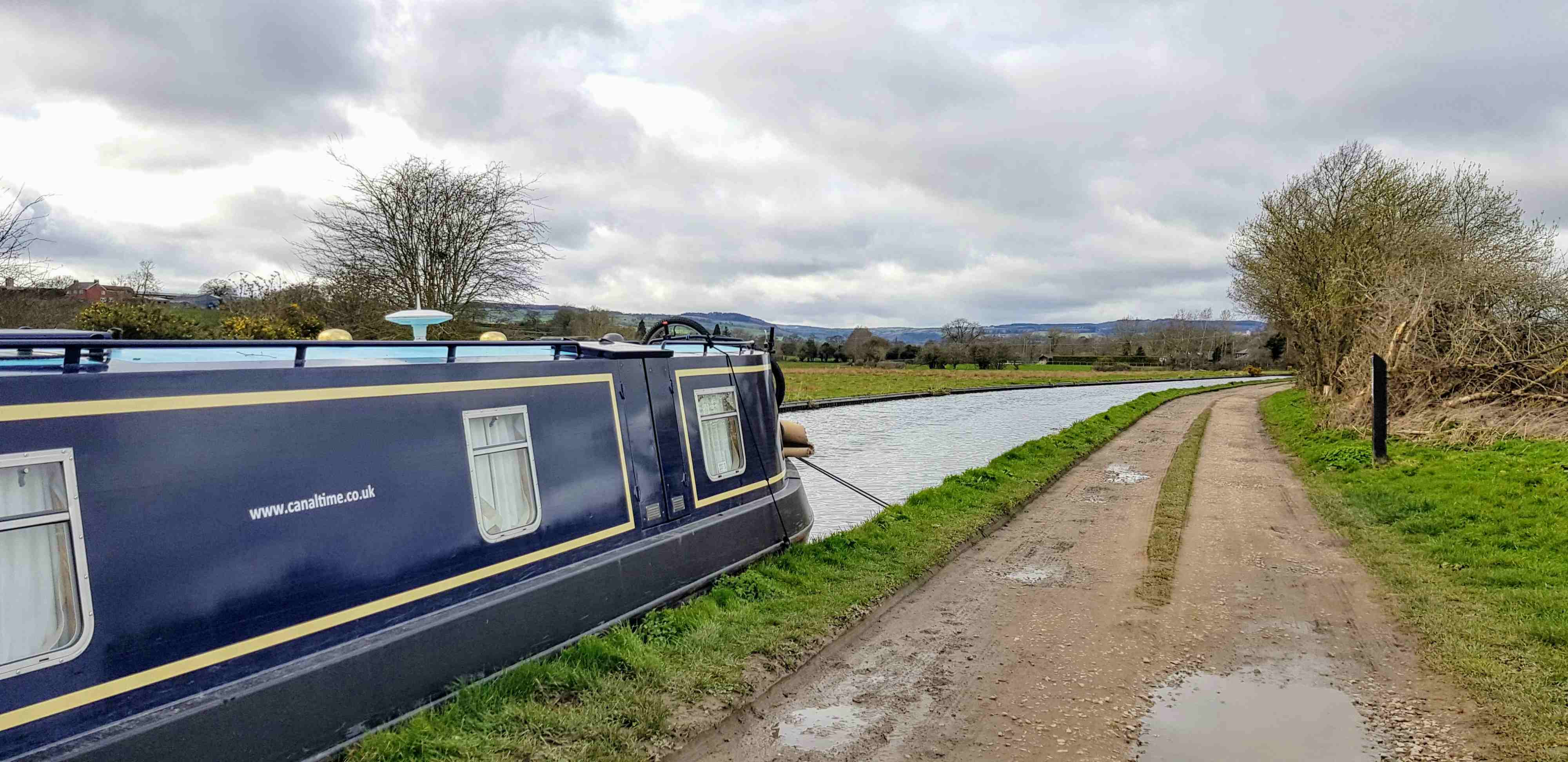 Narrowboat Hire Honeymoon Adventure - The Carpenter's Daughter