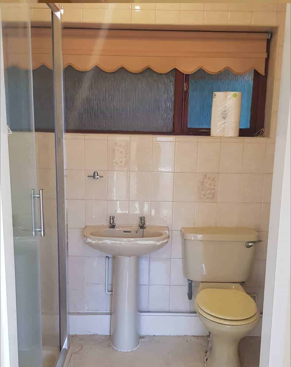 before pic of bathroom