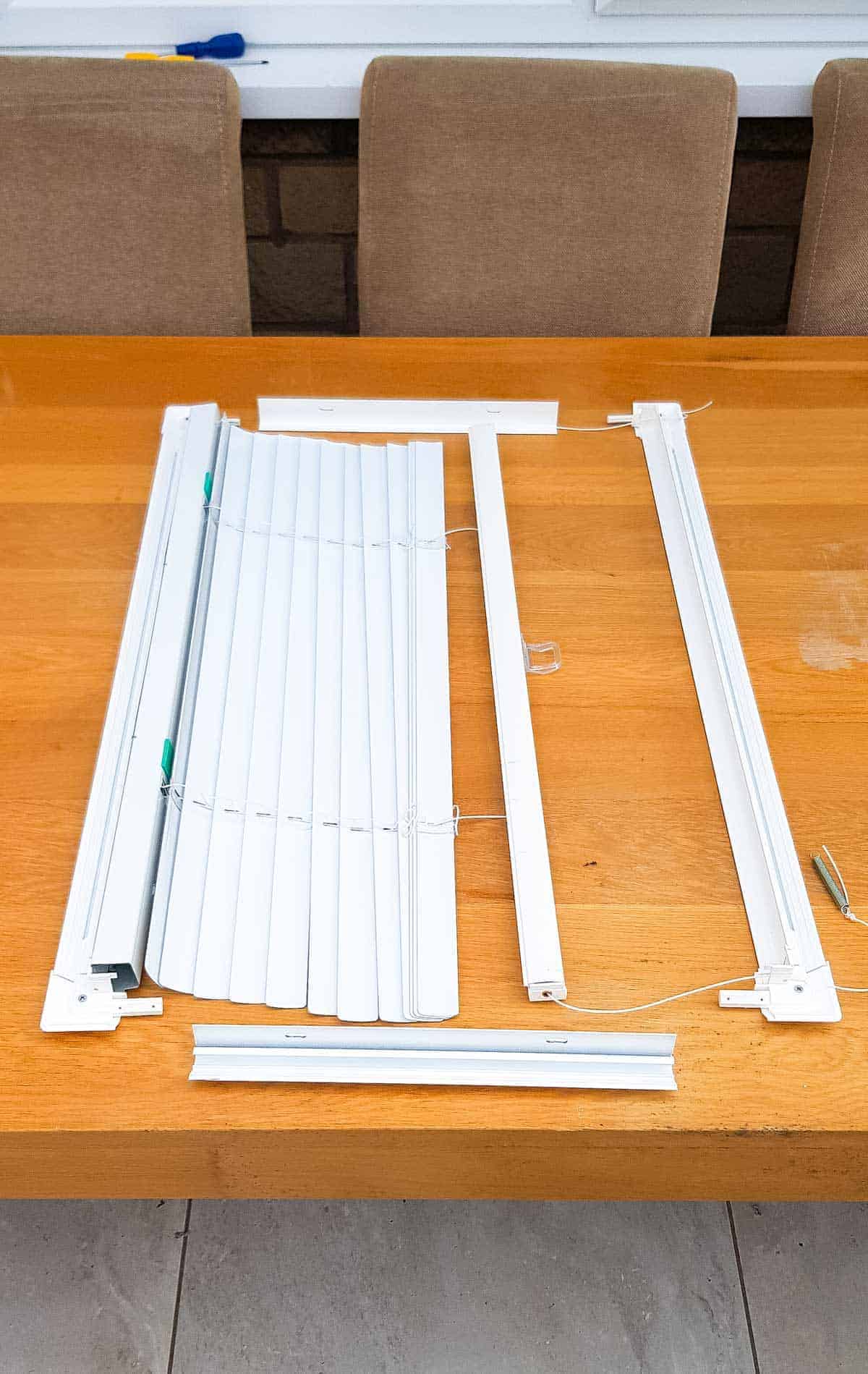 perfect fit blind laid out on a table to push fit together