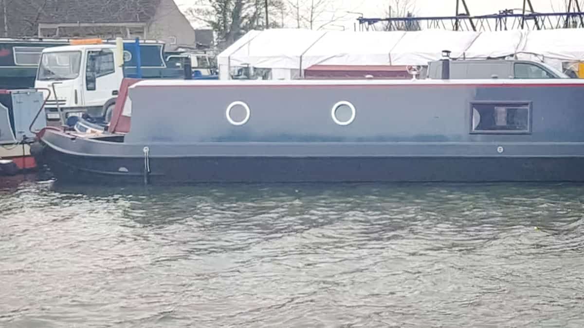 Used narrowboat for sale at a brokerage