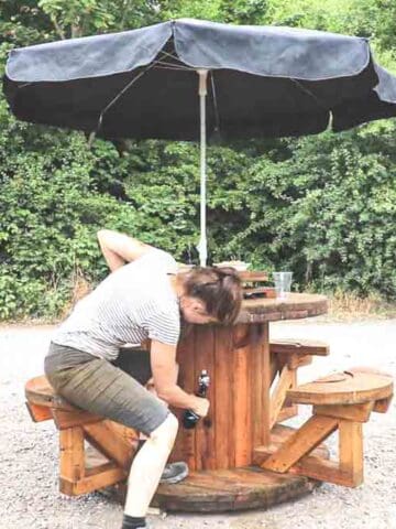 EASY Cable Reel Table (DIY Picnic Bench) - The Carpenter's Daughter